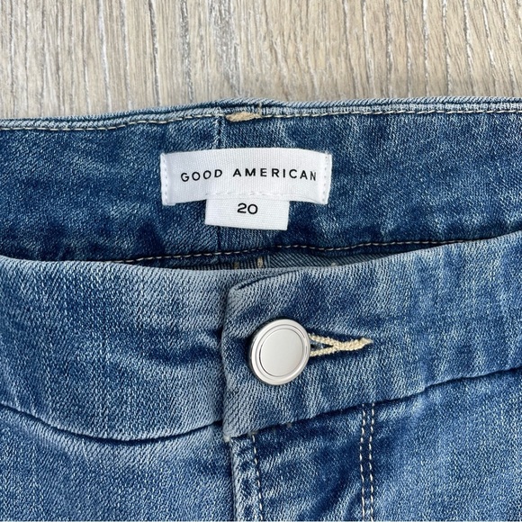 Good American Good Legs Crop Jeans - Picture 6 of 10